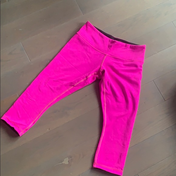 Hot Pink Lulu Lemon Capri Leggings 